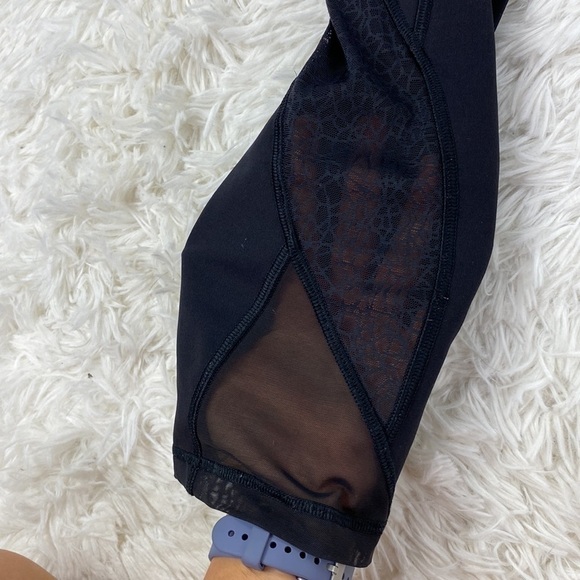 Lululemon Twist & Train Crop (19") Black - Picture 4 of 9